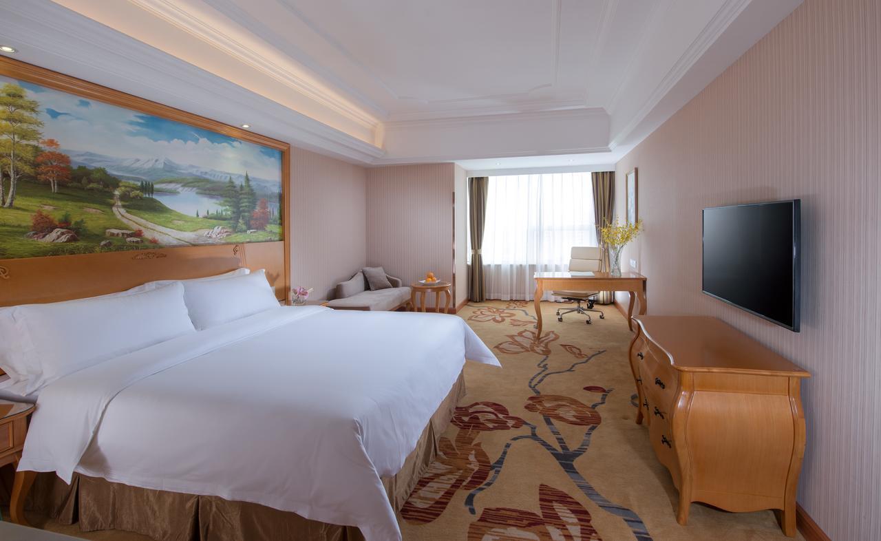 Vienna International Hotel Shanghai Hengshan Road Esterno foto